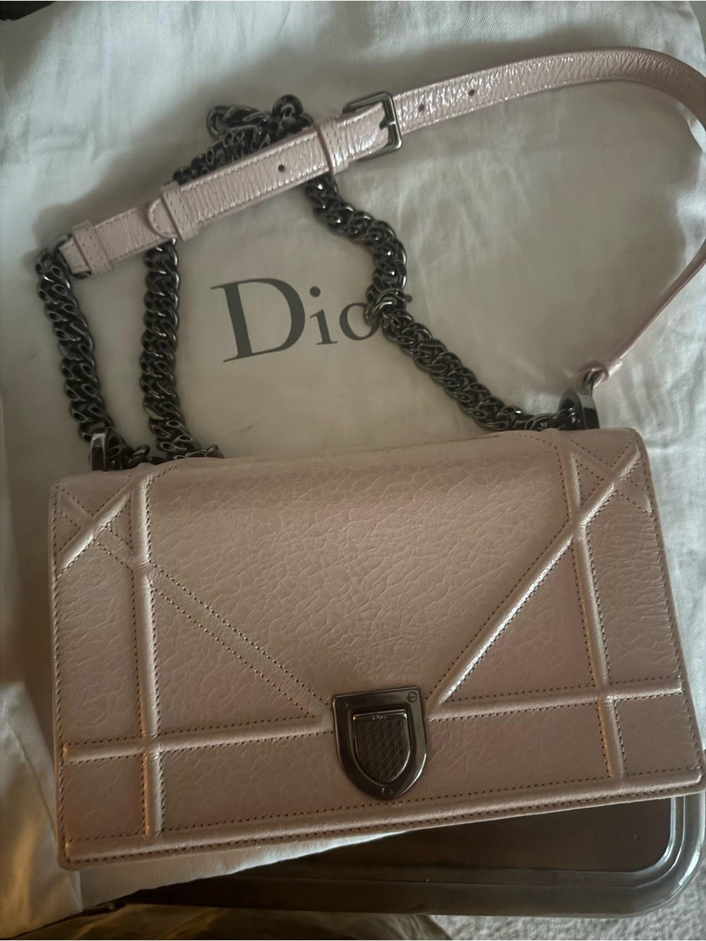 Christian Dior Elegant Pink Leather Shoulder Bag with Chain Strap